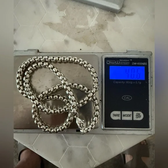 Elegant Silver Chain Necklace in 925 sterling silver 40.7 gram. 20” length. 100%